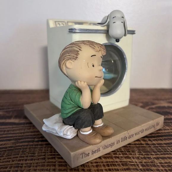 Peanuts for Hallmark Linus And Snoopy Some Things Are Worth Waiting For 2010 - Picture 9 of 11